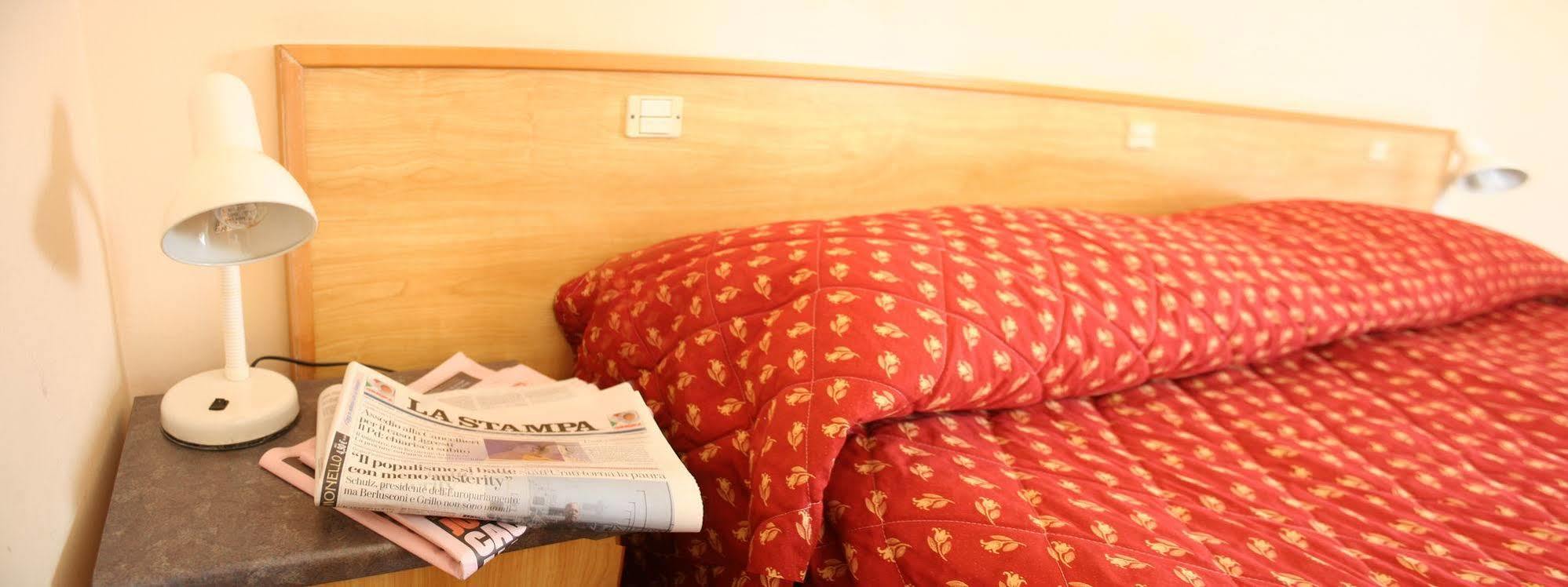 Albergo Savoia Ospedaletti Dış mekan fotoğraf